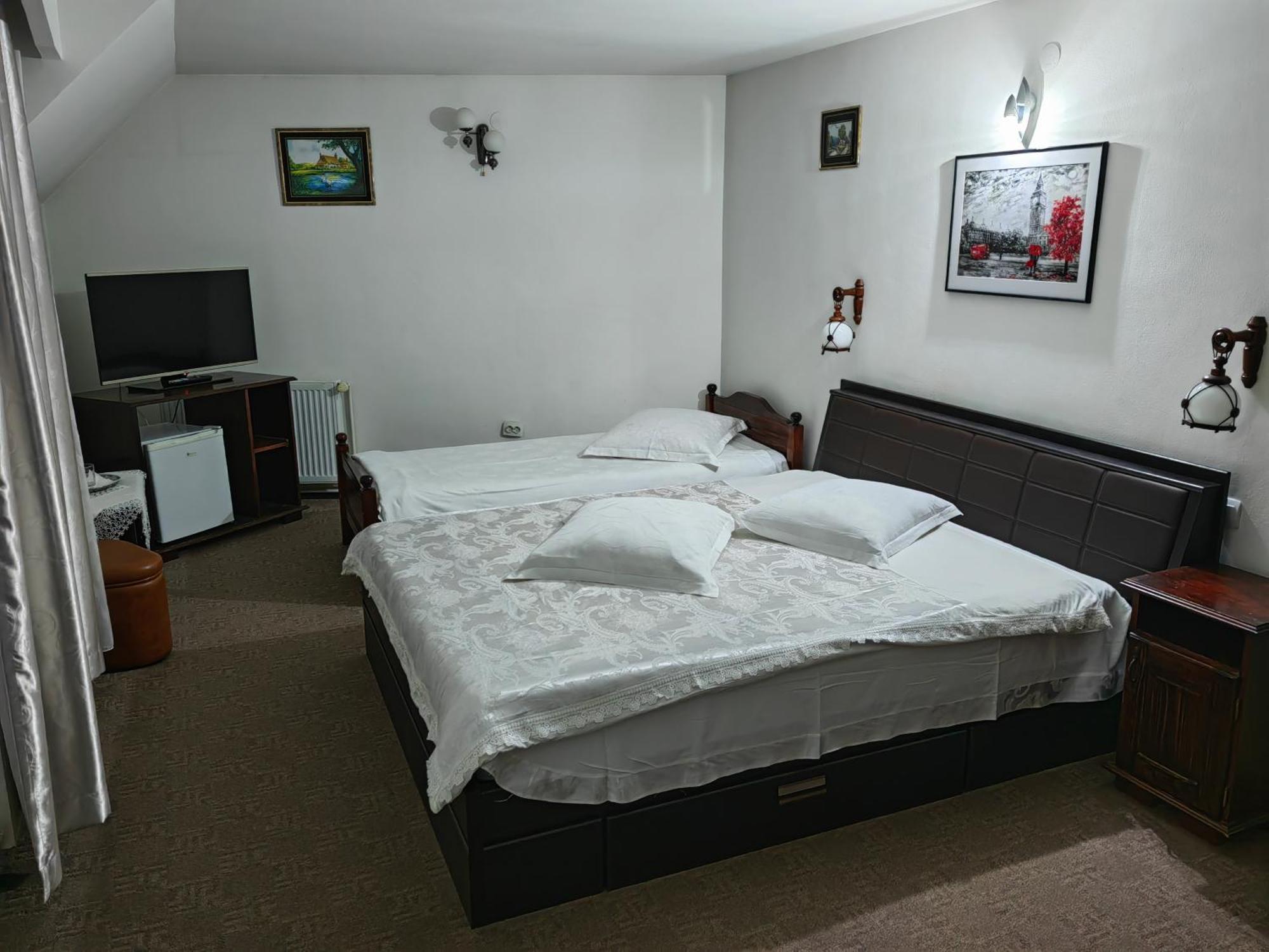 Pensiunea Millenium With Parking - Motorcycle Friendly Travel Routes Sibiu