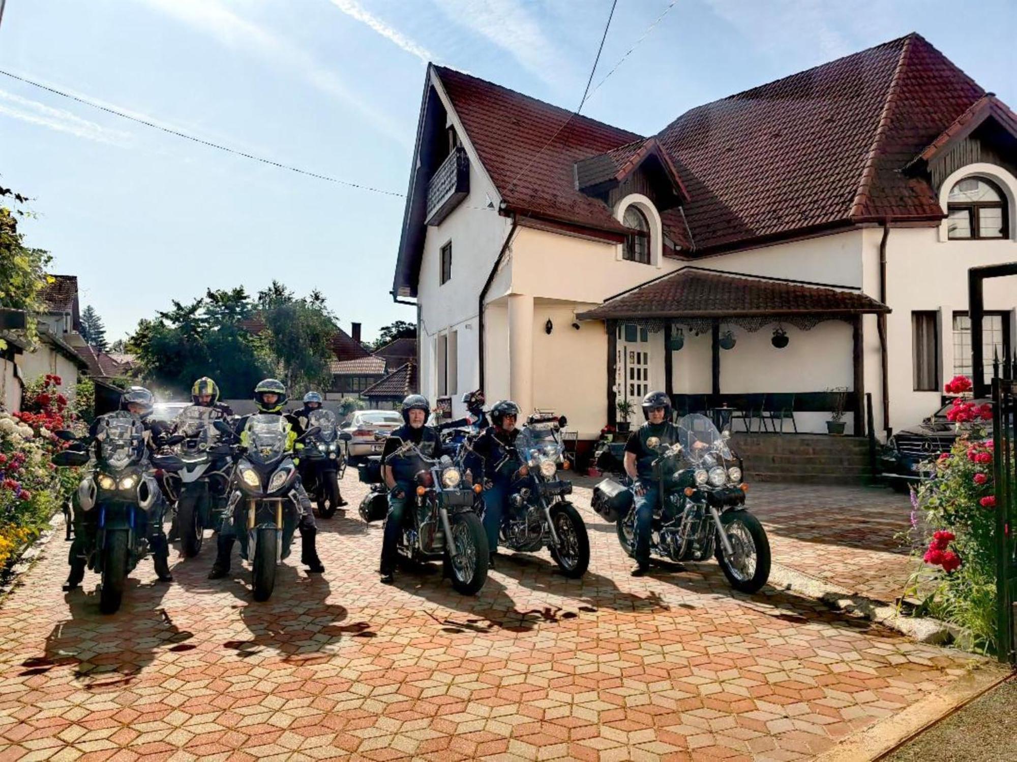 Pensiunea Millenium With Parking - Motorcycle Friendly Travel Routes 3* Sibiu